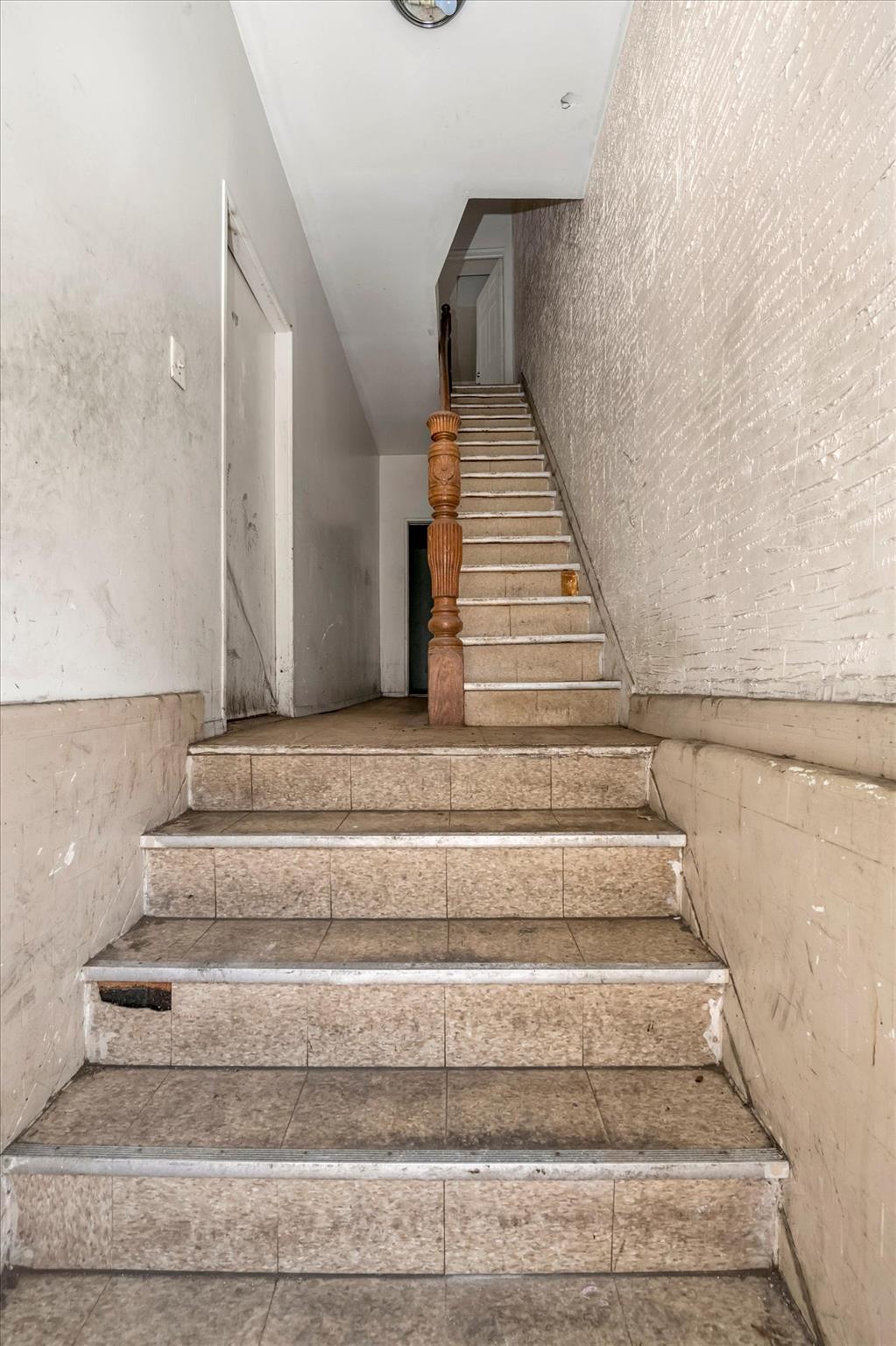 #4 photo, 1129 E Tremont Avenue, ブロンクス区 Bronx , NY 10460