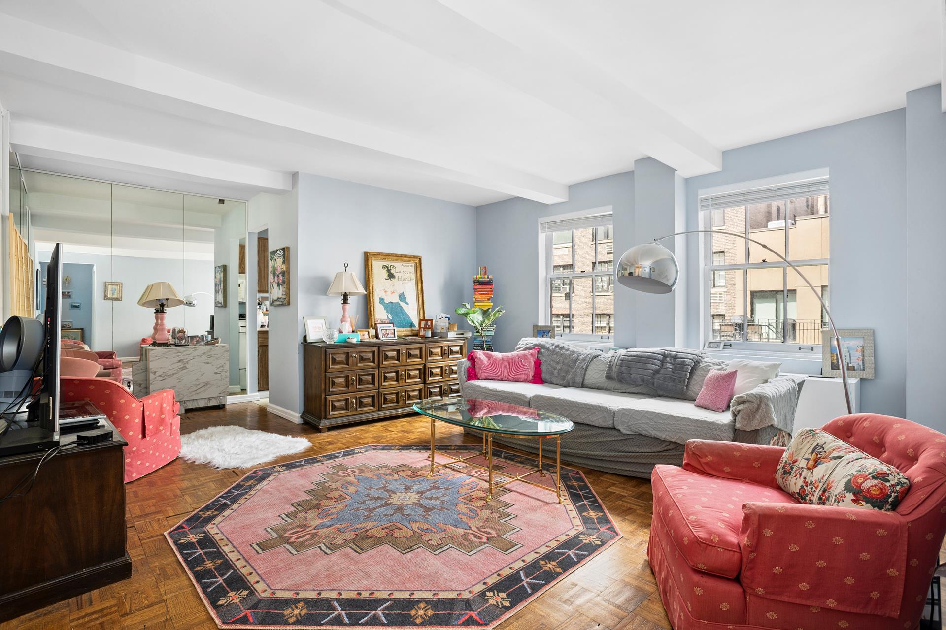 #1 photo, 235 E 49TH Street, マンハッタン Turtle Bay , NY 10017