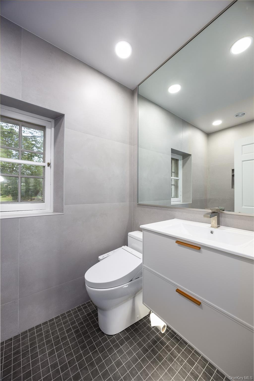 #18 photo, 401 Woodmont Road, Hopewell Junction , NY 12533