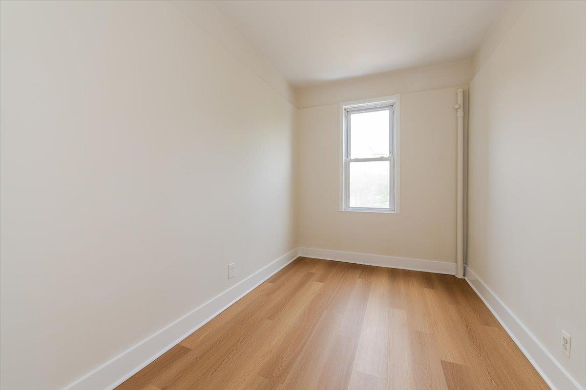 #9 photo, 959 Van Nest Ave, برونكس Bronx , NY 10462