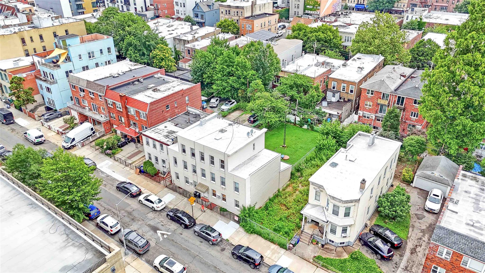 #3 photo, 3245 37th Street, Astoria , NY 11103