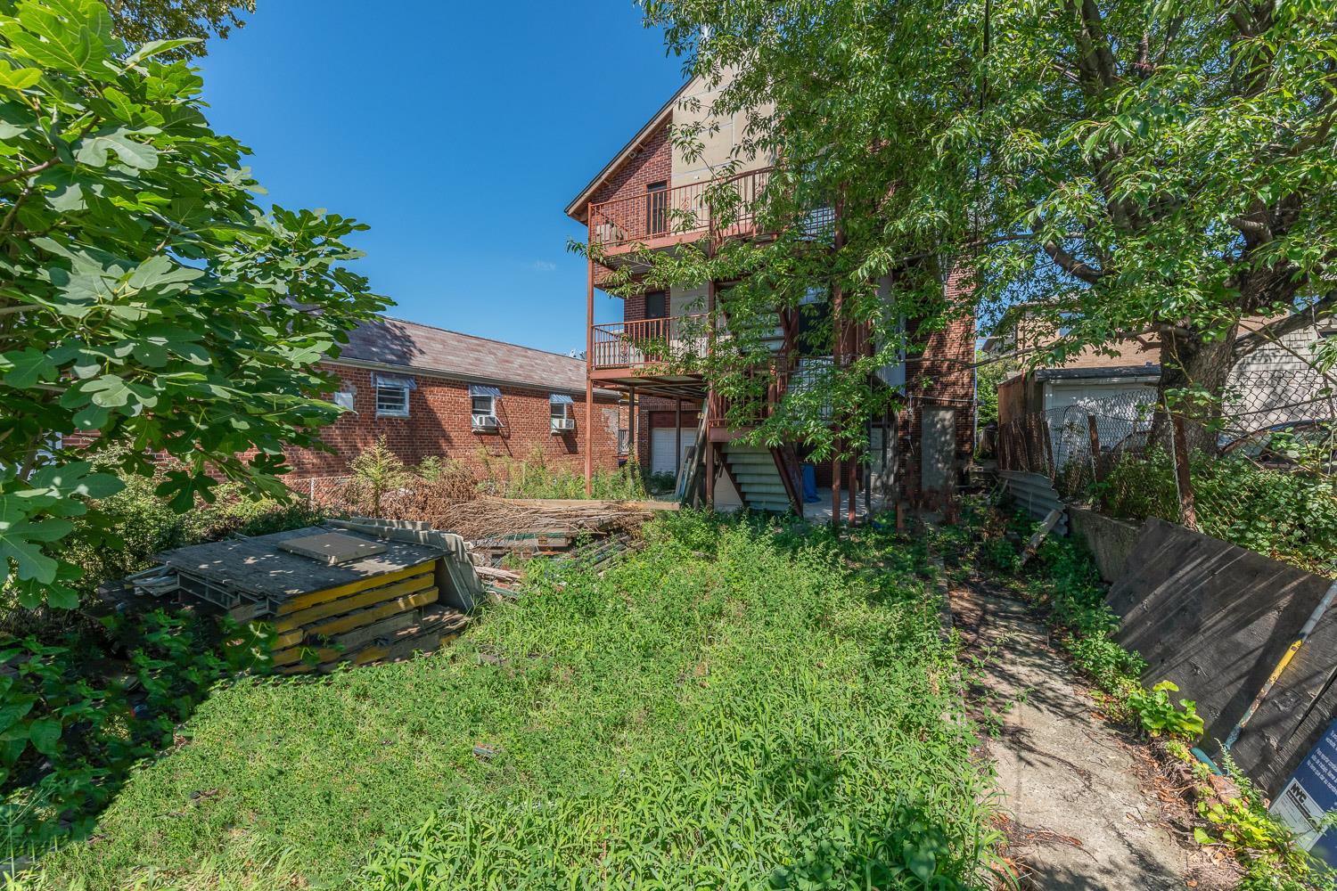 #3 photo, 6319 Borden Avenue, クイーンズ区 Maspeth , NY 11378