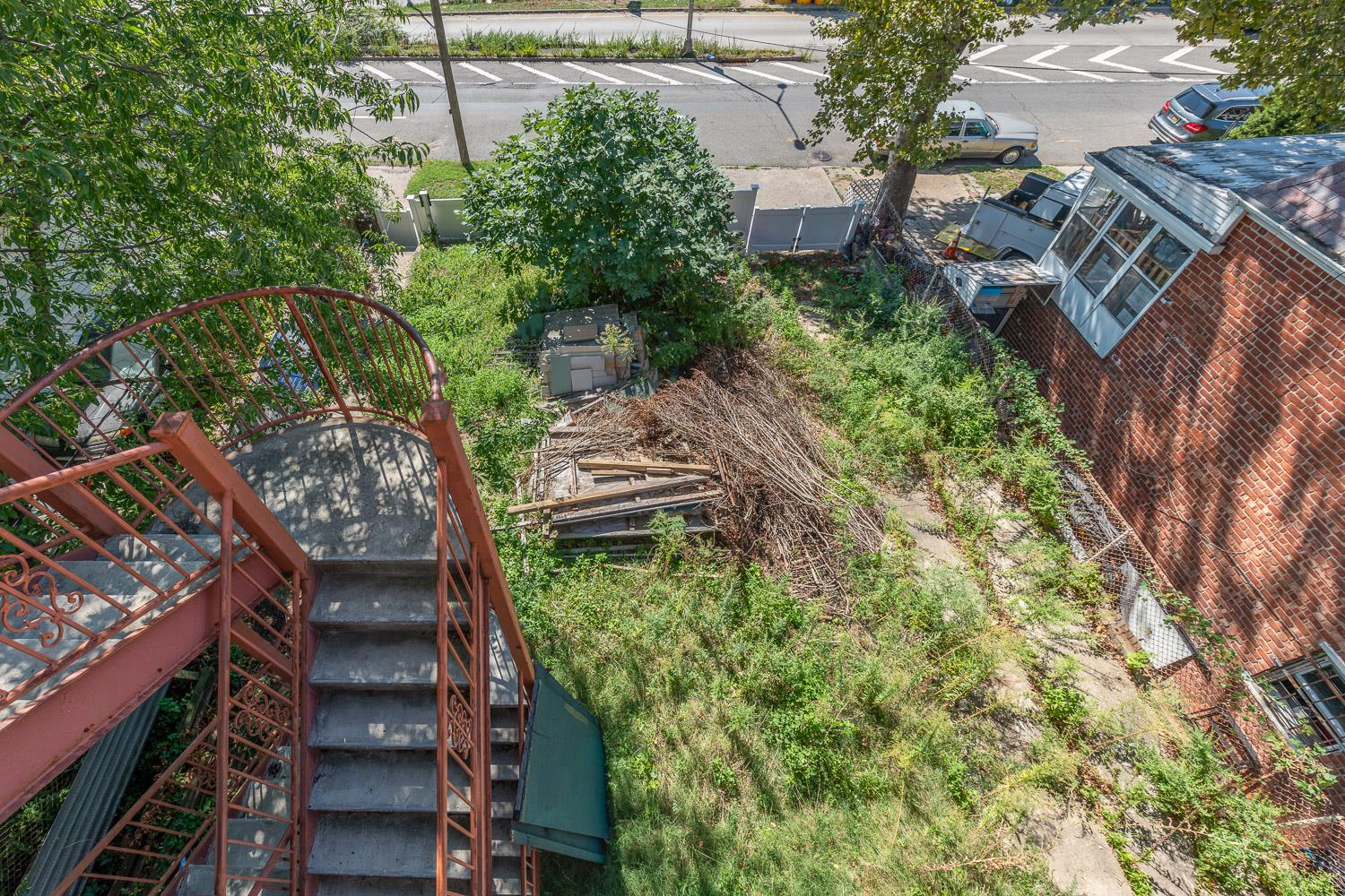 #4 photo, 6319 Borden Avenue, クイーンズ区 Maspeth , NY 11378