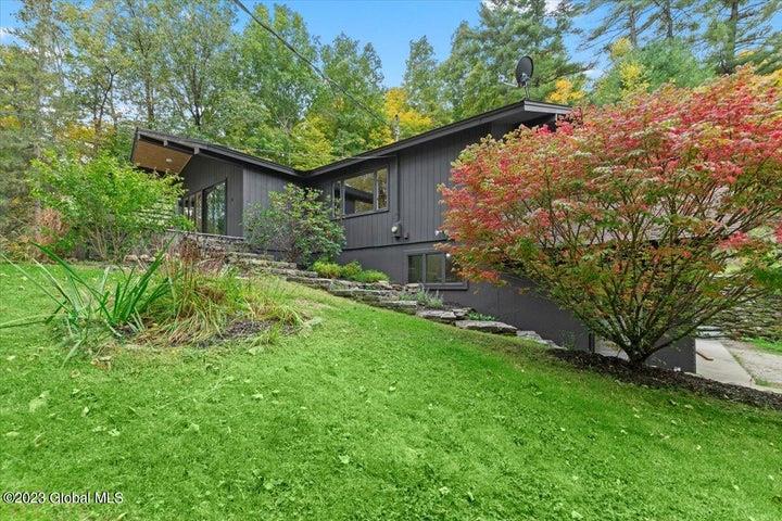 #1 photo, 251 Turnpike Road, 纽约州 Other , NY 12057