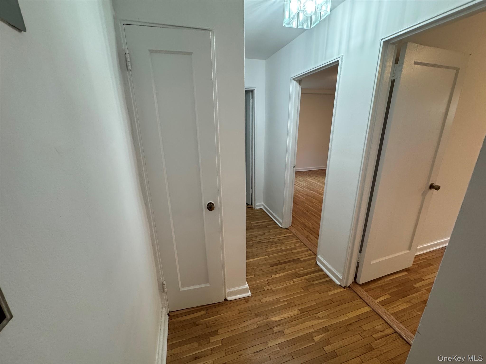 #12 photo, 14021 Burden Crescent, クイーンズ区 Briarwood , NY 11435