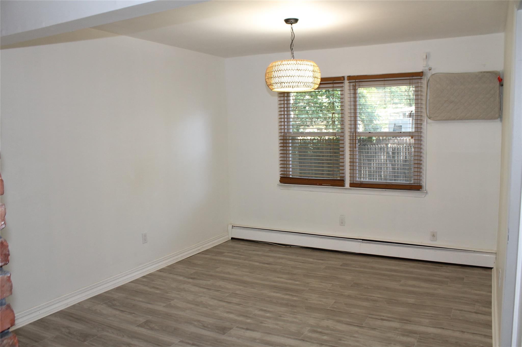 #5 photo, 11 Roberts Road, サフォーク郡 Shirley , NY 11967