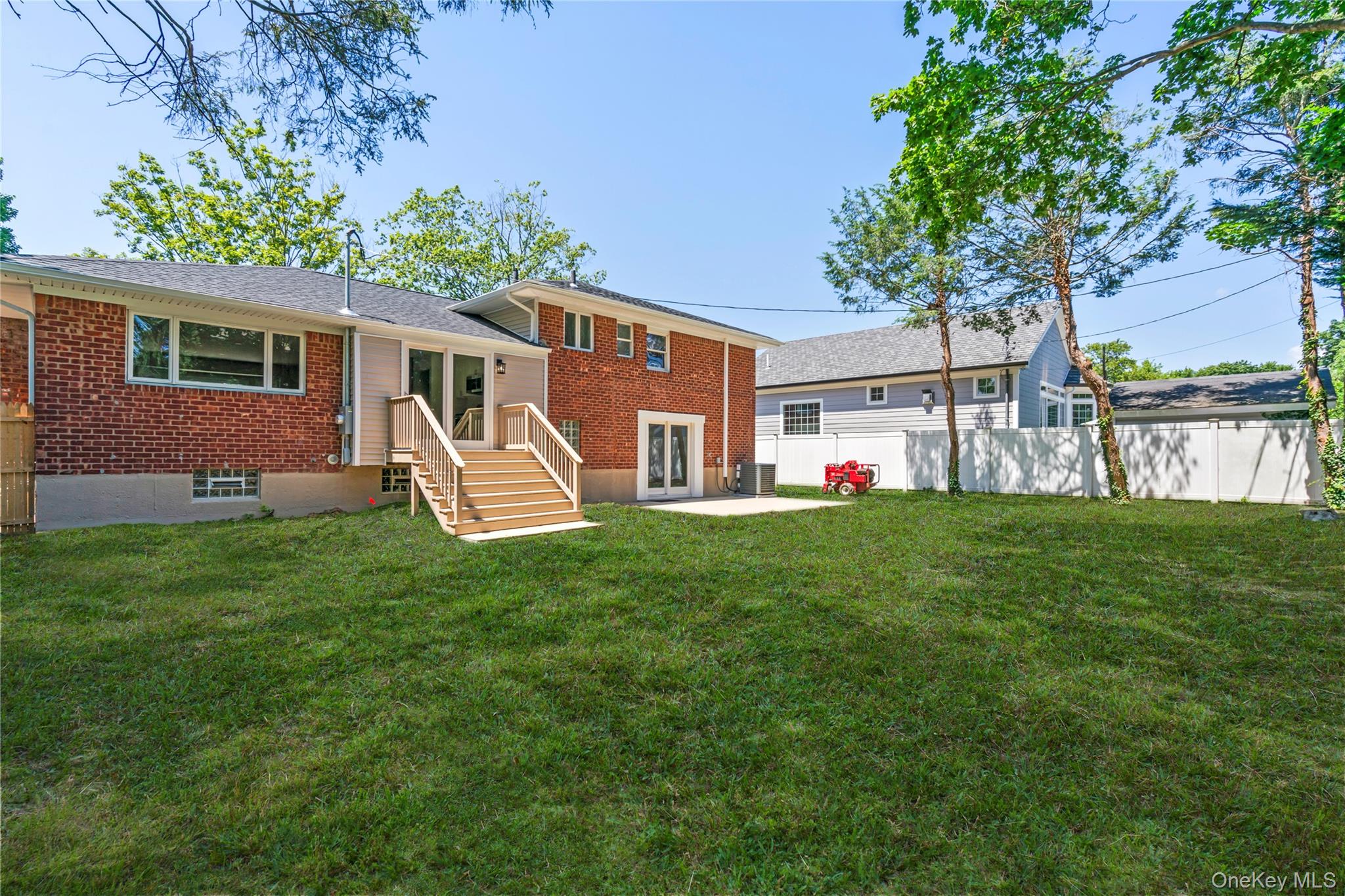 #19 photo, 15 Byfield Place, 東長島 梅尔维尔 Melville , NY 11747