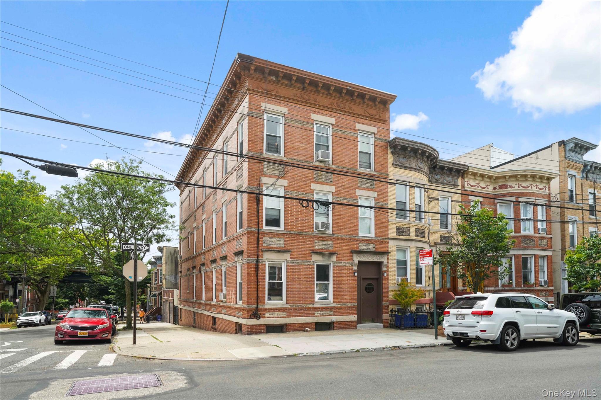 #5 photo, 6046 Putnam Avenue, クイーンズ区 Ridgewood , NY 11385