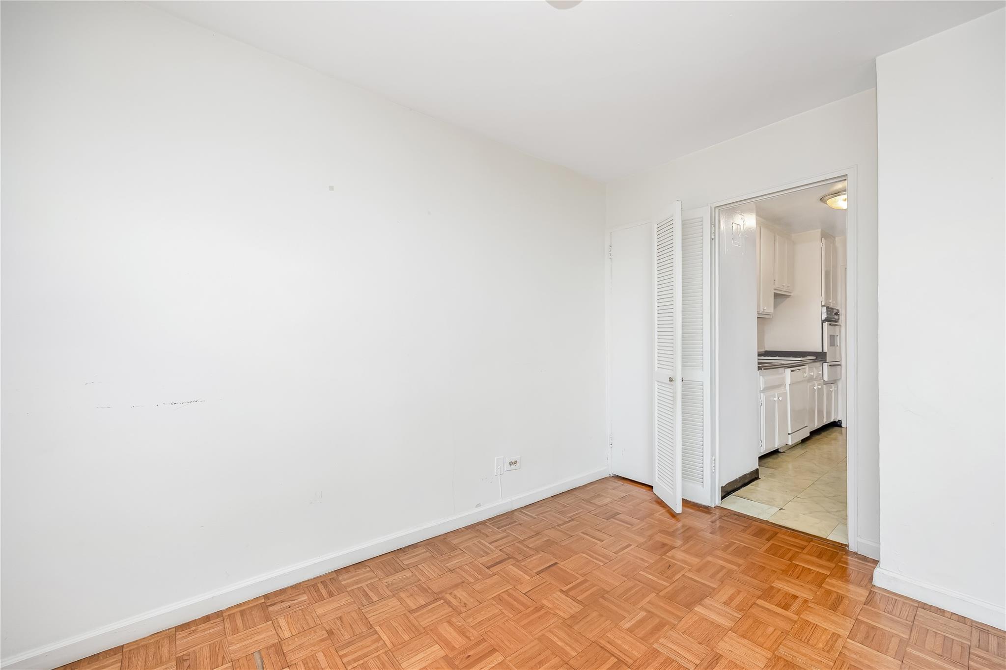 #11 photo, 85-15 Main Street, 皇后區 Briarwood , NY 11435