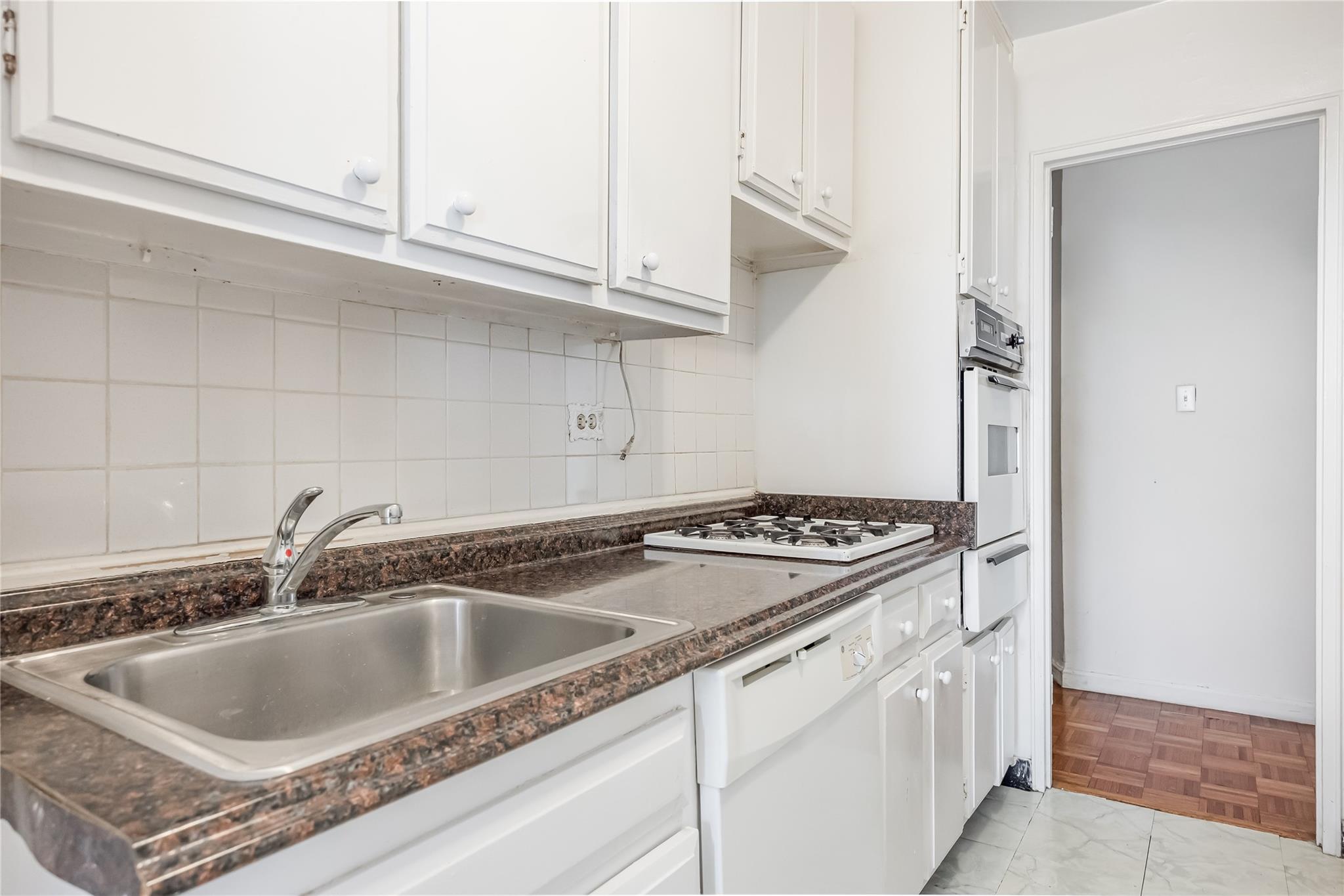 #13 photo, 85-15 Main Street, 皇后區 Briarwood , NY 11435