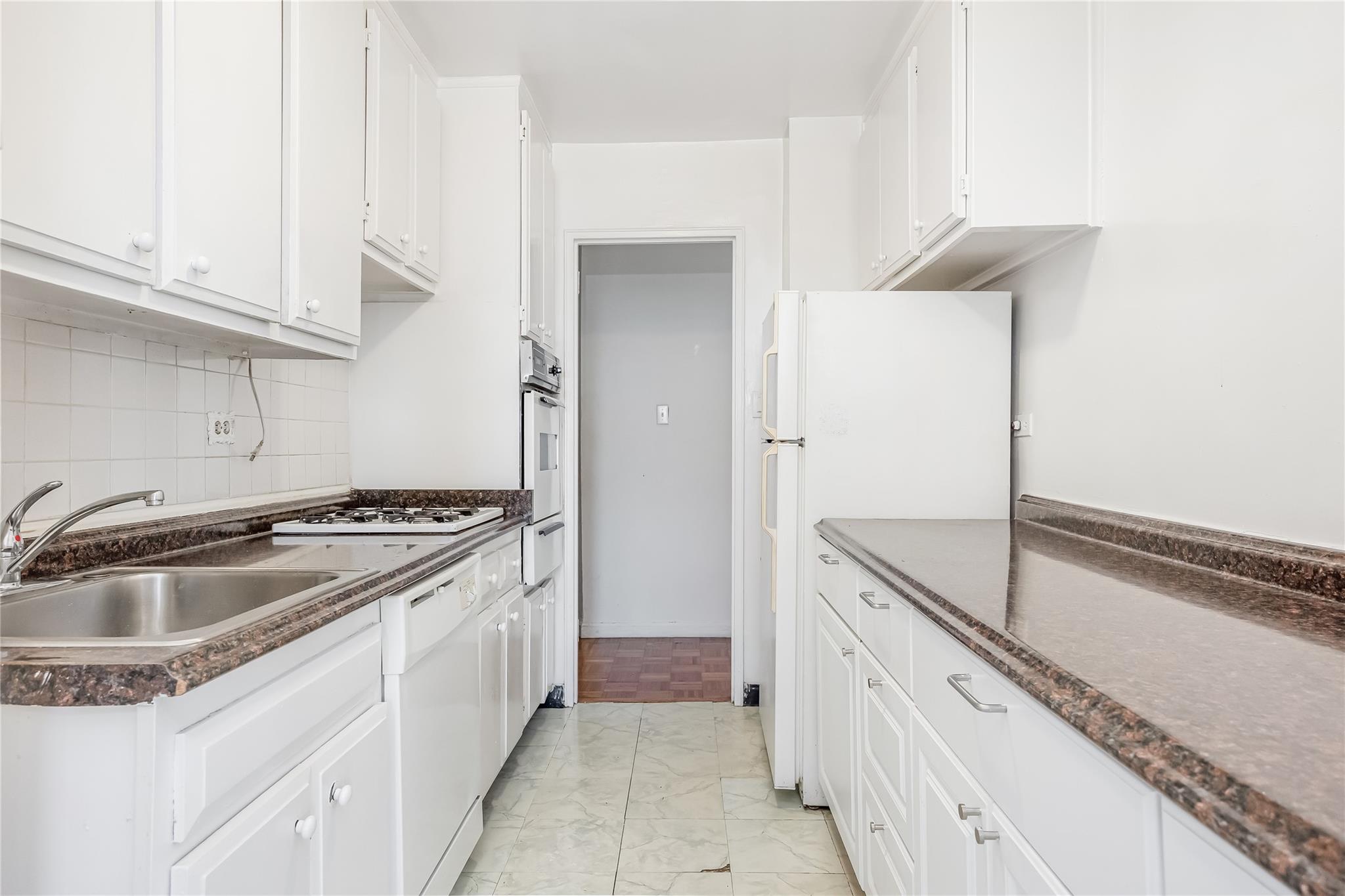 #14 photo, 85-15 Main Street, 皇后區 Briarwood , NY 11435