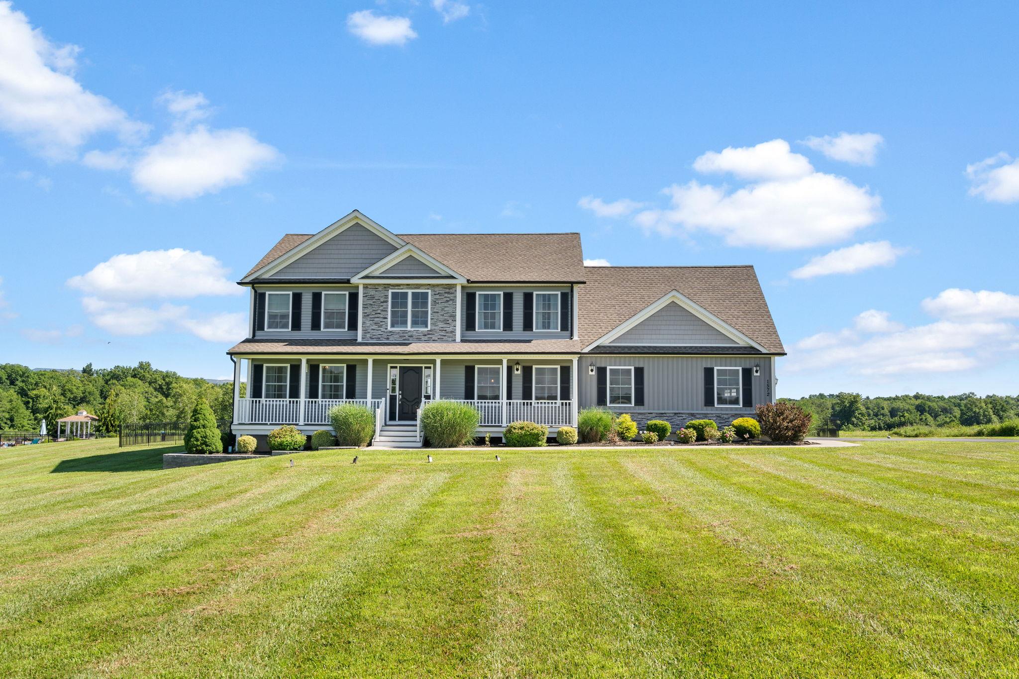 #1 photo, 1572 State Route 52, Walden , NY 12586