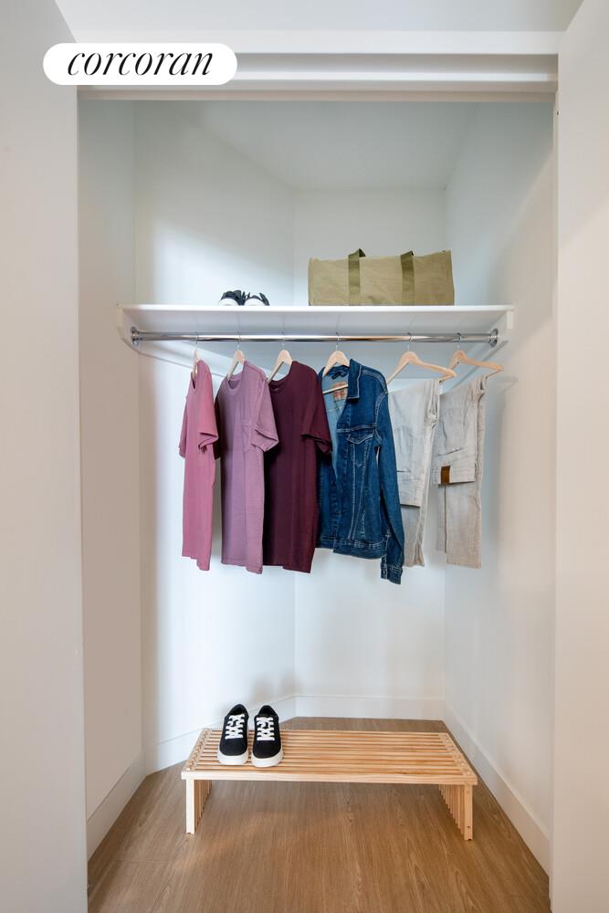 #7 photo, Astoria, كوينز Astoria , NY 11102