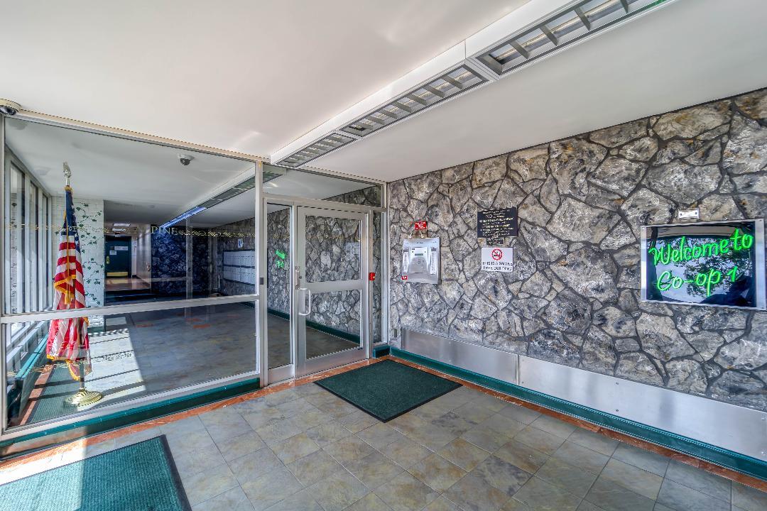 #4 photo, 204-15 Foothill Avenue, 皇后區 Hollis , NY 11360