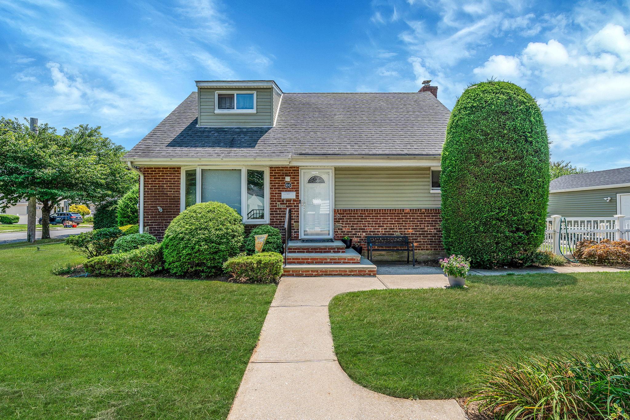 #1 photo, 66 Webster Street, 长岛 花卉园 Floral Park , NY 11001