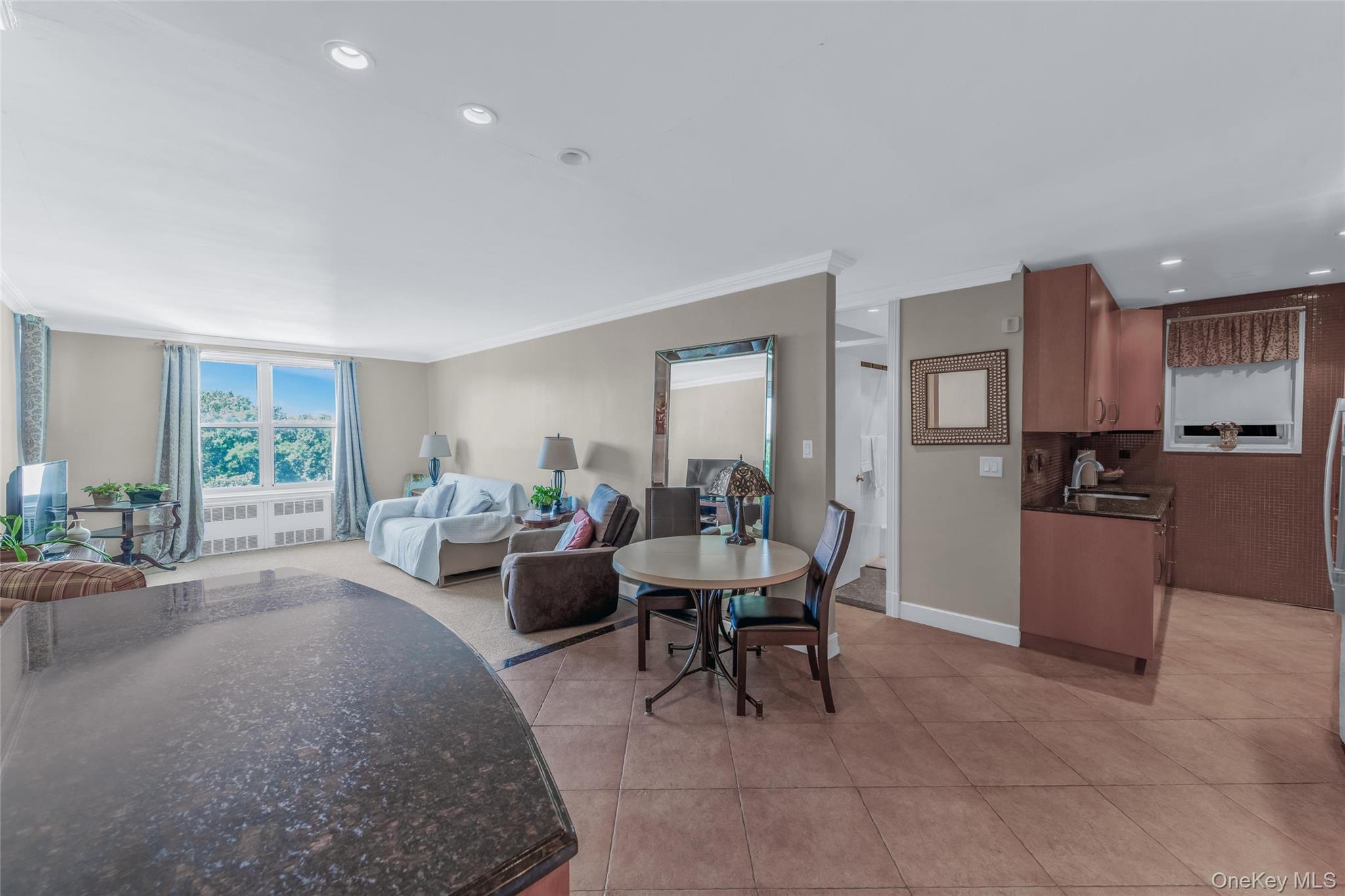 #2 photo, 44-20 Douglaston Pkwy Douglaston Parkway, クイーンズ区 Little Neck , NY 11363