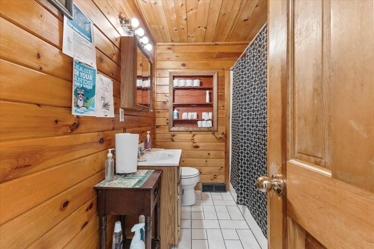 #21 photo, 2455 US Route 9, Schroon Lake , NY 12870