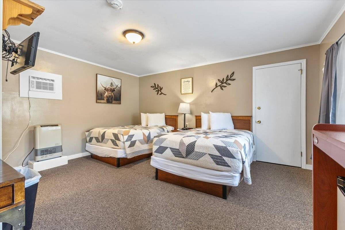 #33 photo, 2455 US Route 9, Schroon Lake , NY 12870