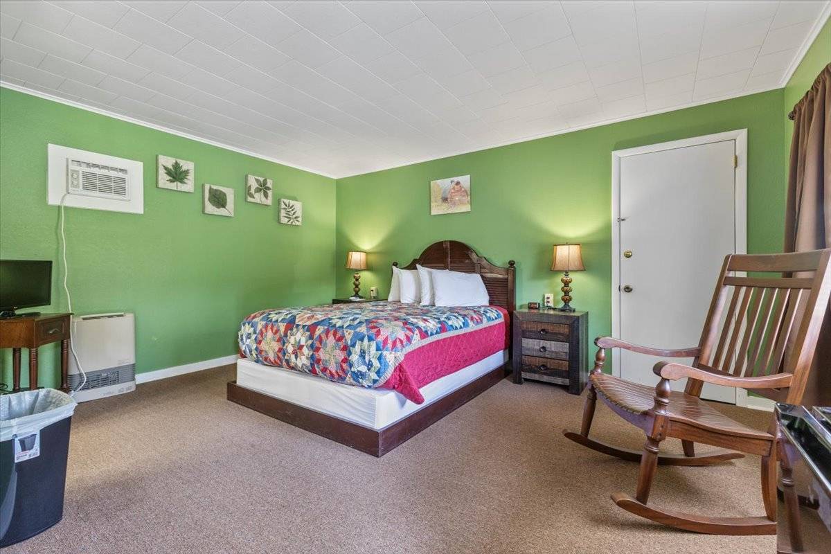 #41 photo, 2455 US Route 9, Schroon Lake , NY 12870