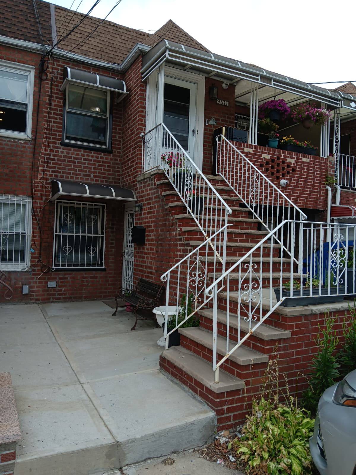 #1 photo, 9811 Seaview Avenue, ブルックリン区 Canarsie , NY 11236