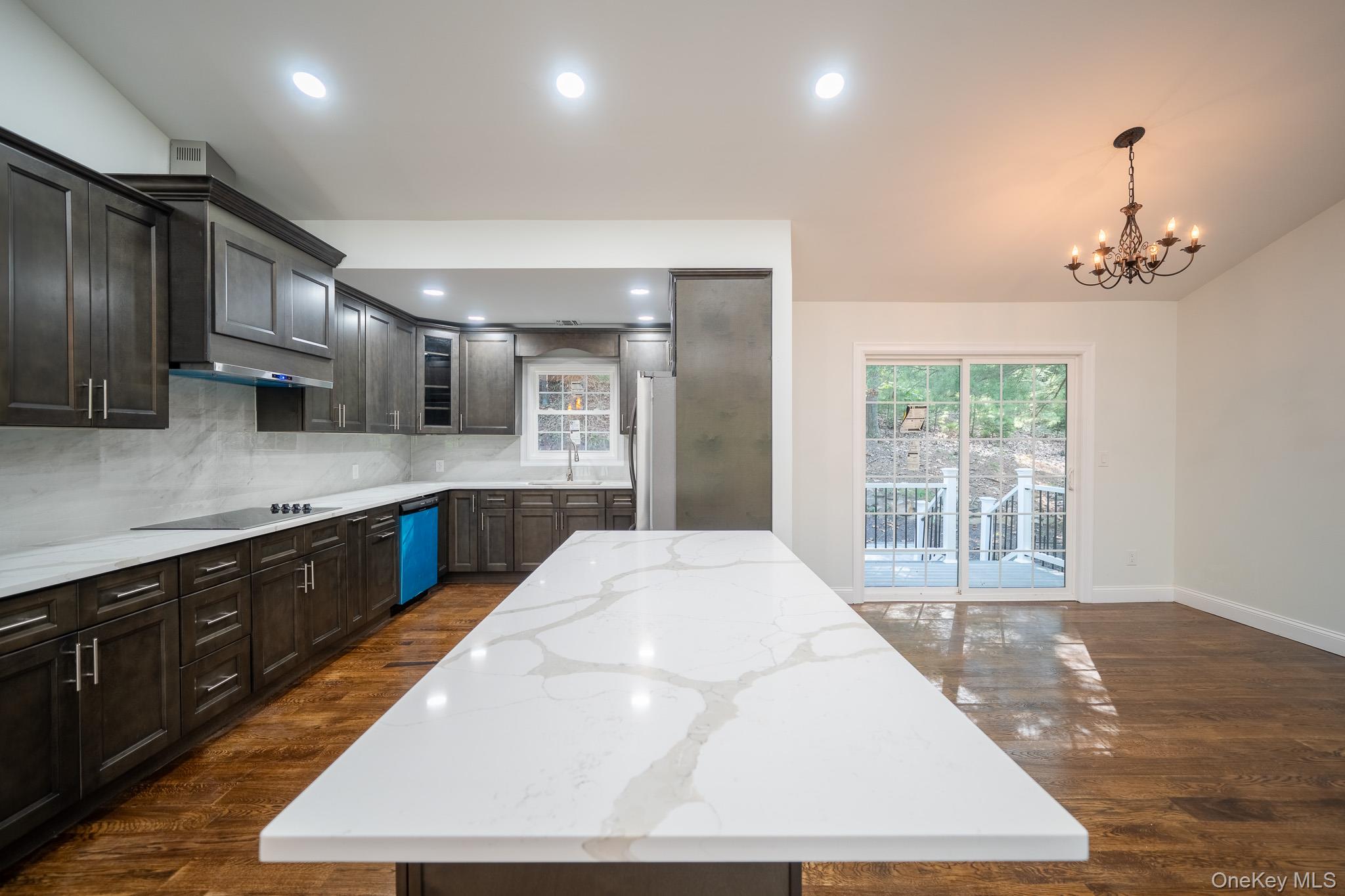 #13 photo, 368 Landing Avenue, サフォーク郡 Smithtown , NY 11787