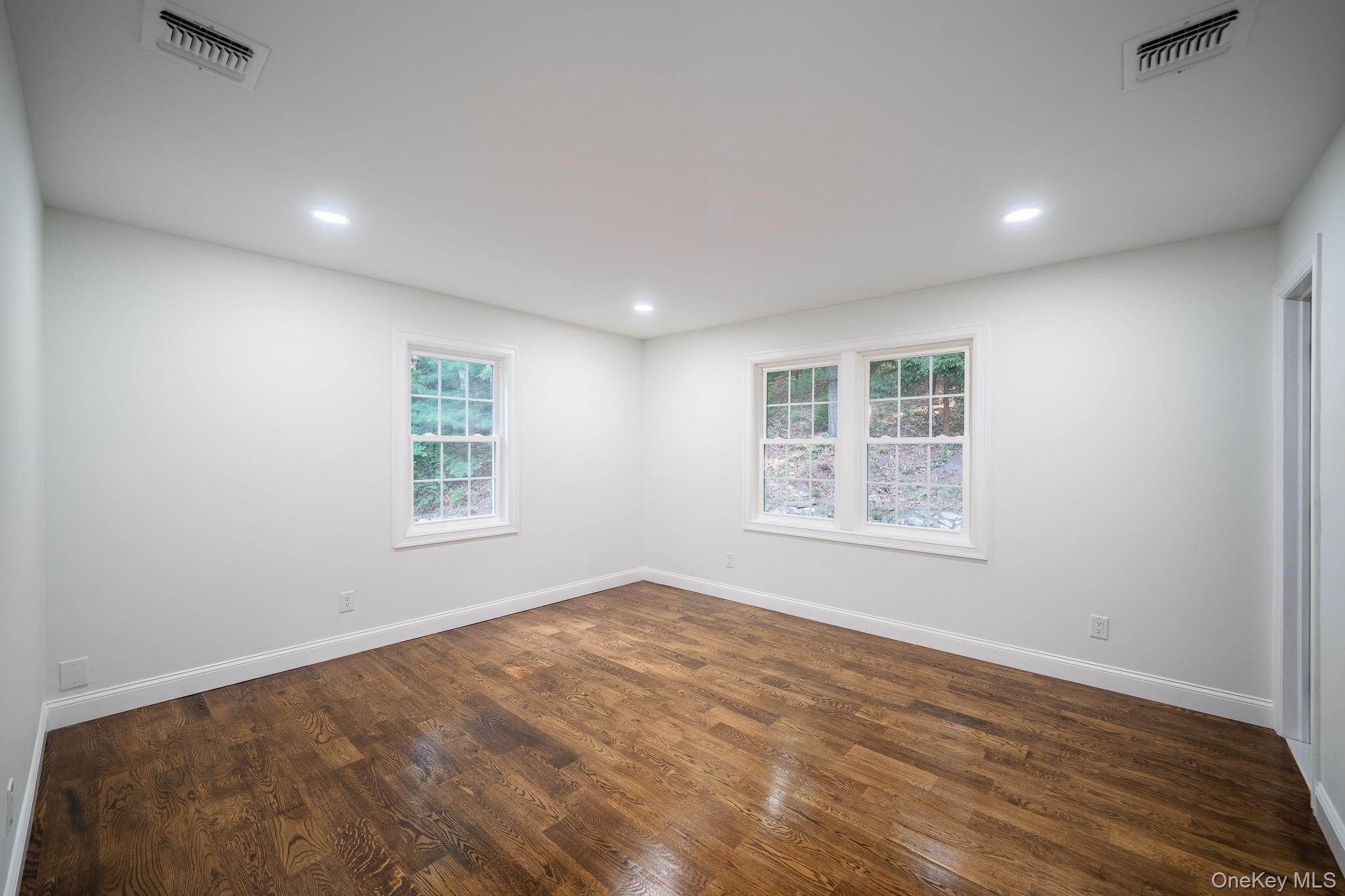 #18 photo, 368 Landing Avenue, サフォーク郡 Smithtown , NY 11787