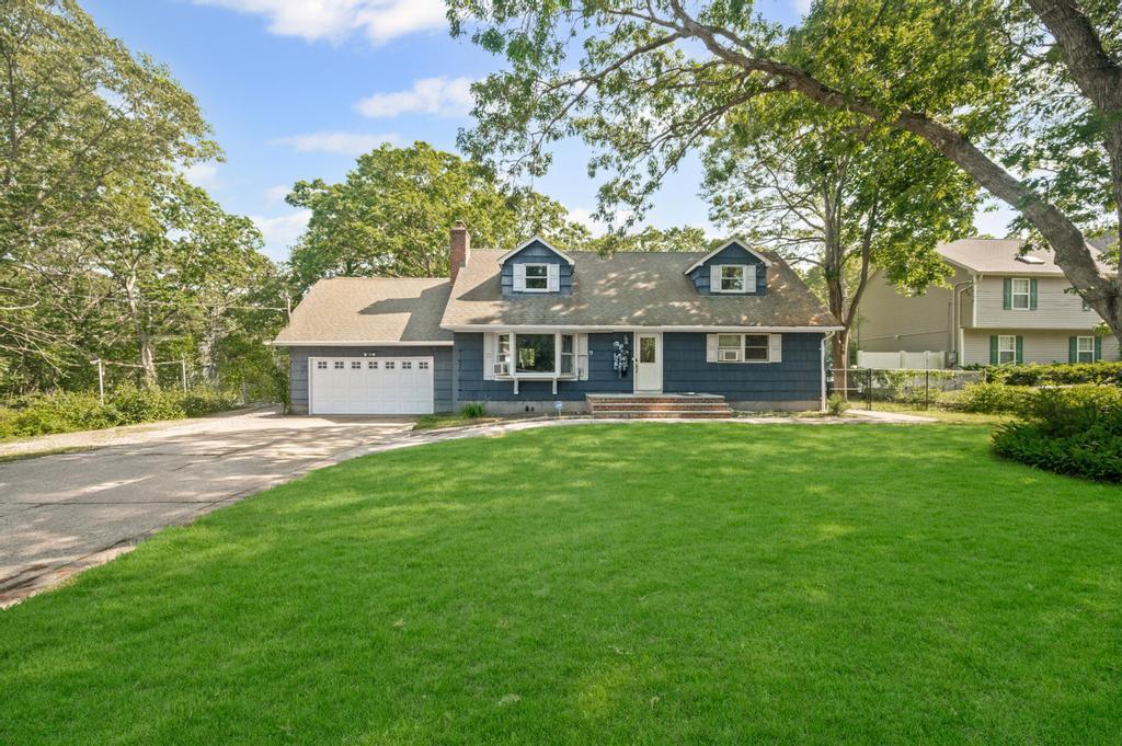 #1 photo, 38 Greenport Avenue, サフォーク郡 Medford , NY 11763