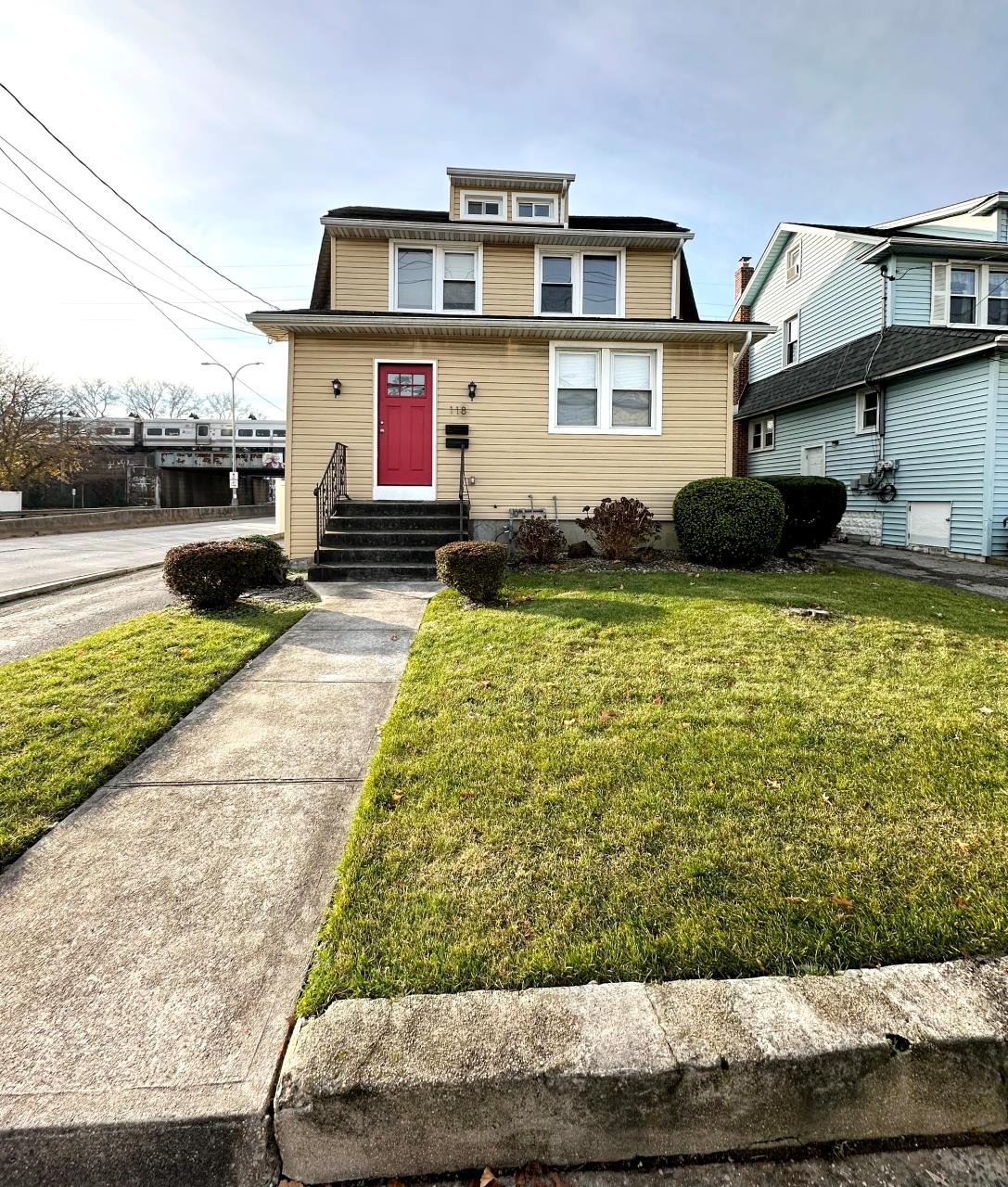 #1 photo, 118 Lyon Place, Lynbrook , NY 11563