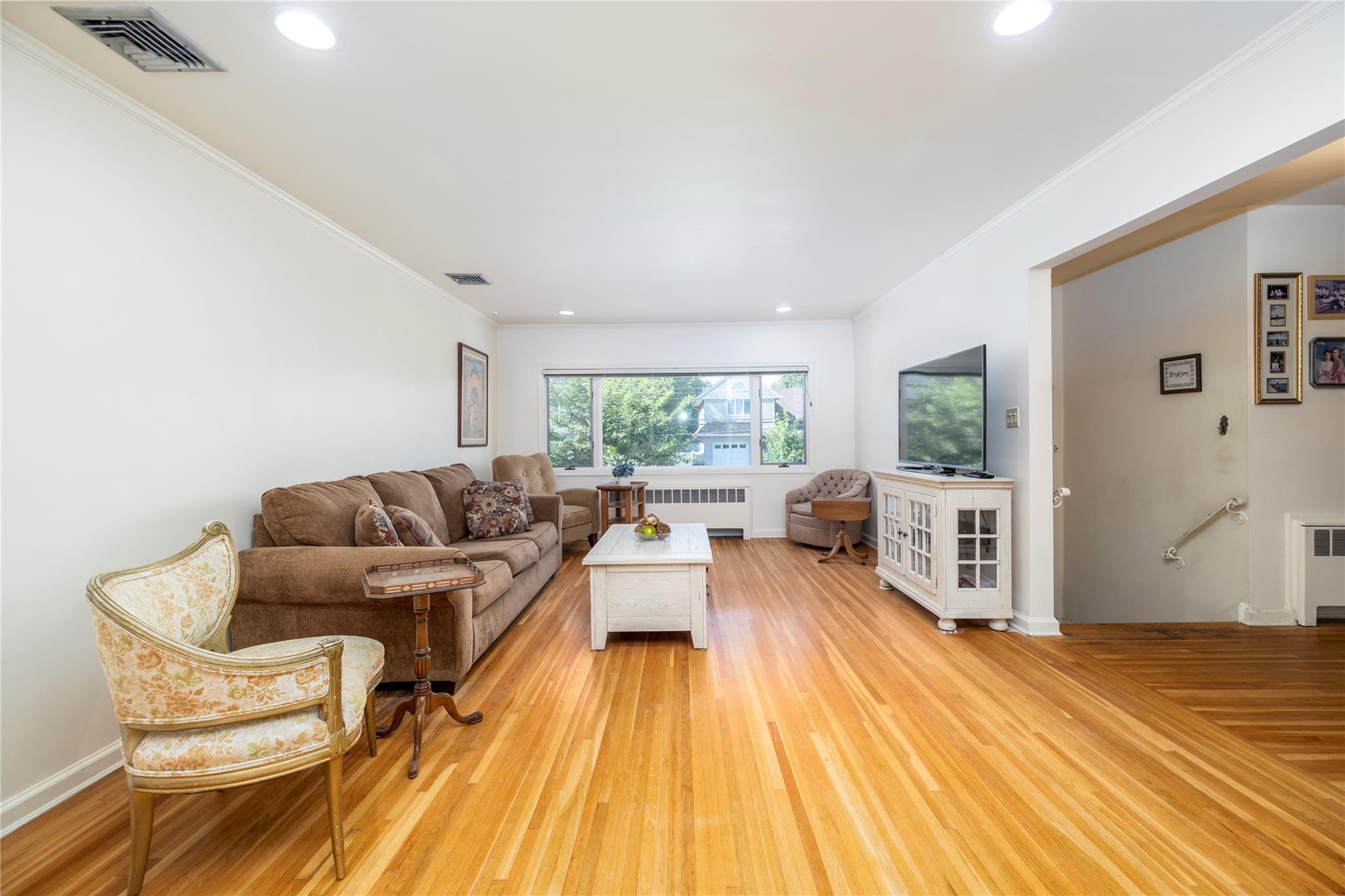 #5 photo, 15 Cail Drive, East Rockaway , NY 11518