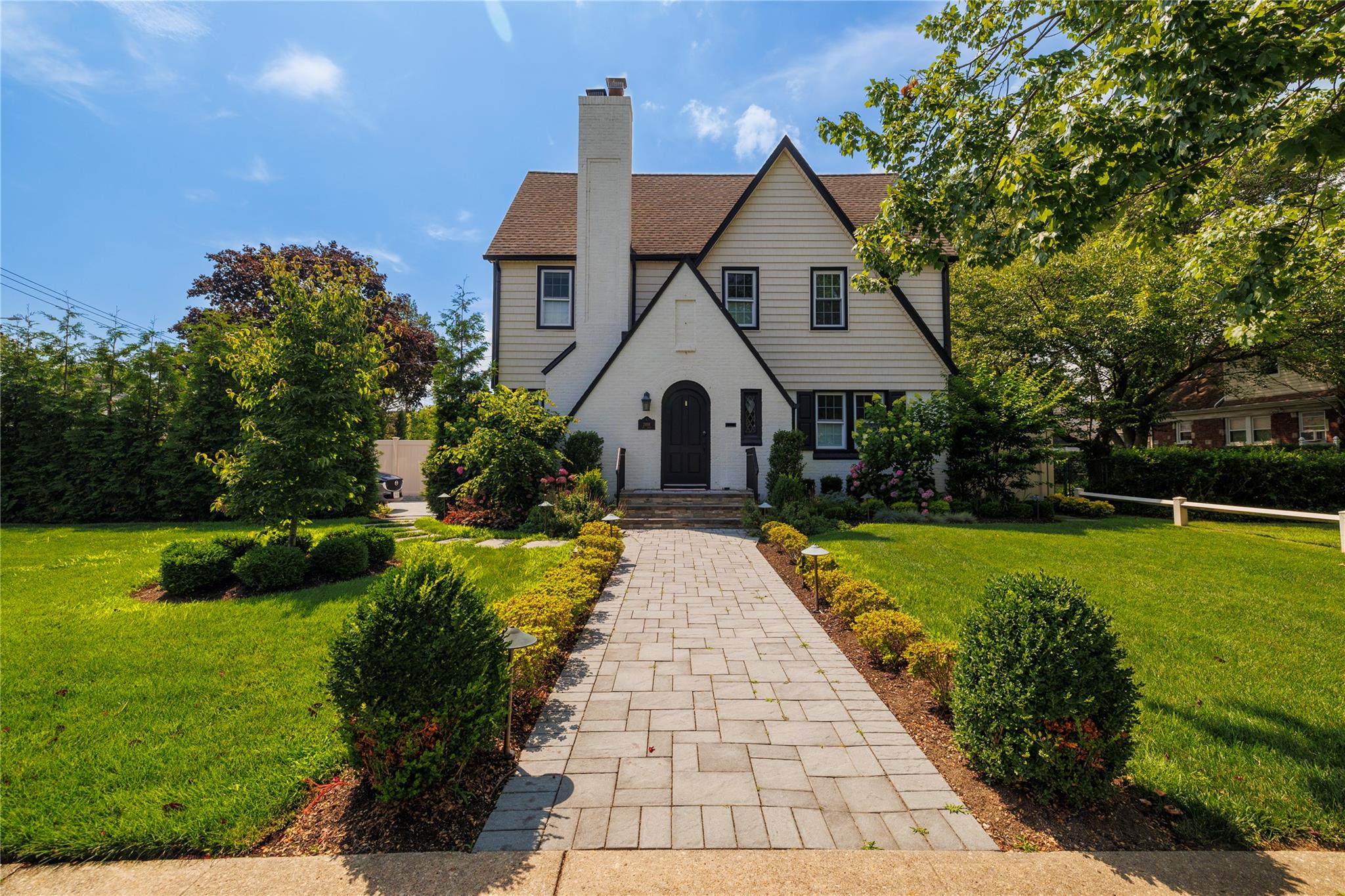 #1 photo, 2498 Rockville Centre Parkway, 롱 아일랜드 Oceanside , NY 11572