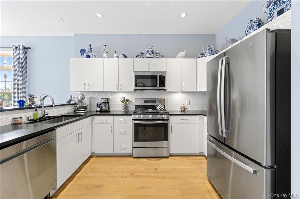 #16 photo, 249 Main Street, Beacon , NY 12508