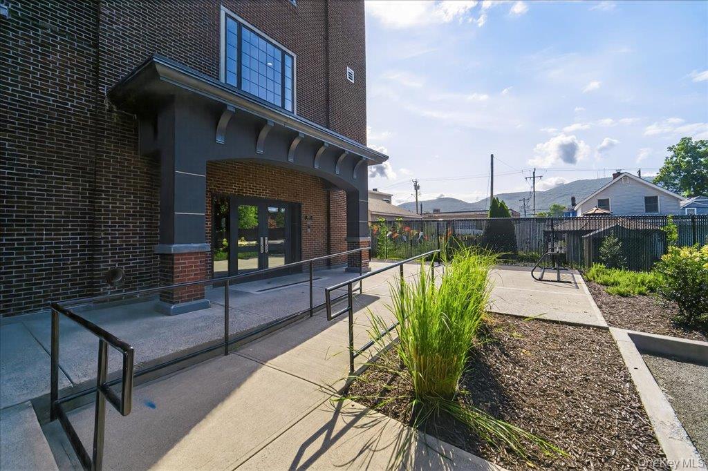 #4 photo, 249 Main Street, Beacon , NY 12508