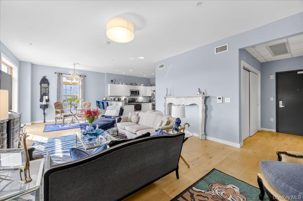 #8 photo, 249 Main Street, Beacon , NY 12508