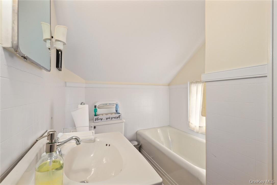 #20 photo, 26-28 Westchester Avenue, 뉴욕주 Pound Ridge , NY 10576