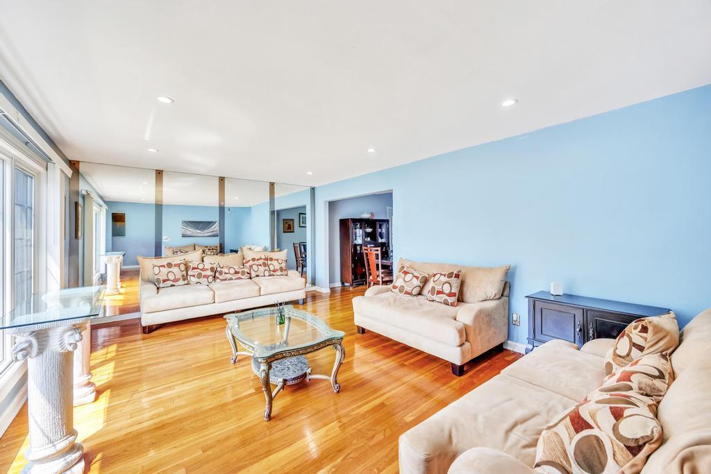 #12 photo, 336 Princeton Street, ナッソー郡 Westbury , NY 11590