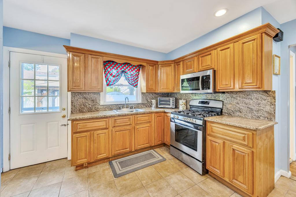 #4 photo, 336 Princeton Street, ナッソー郡 Westbury , NY 11590