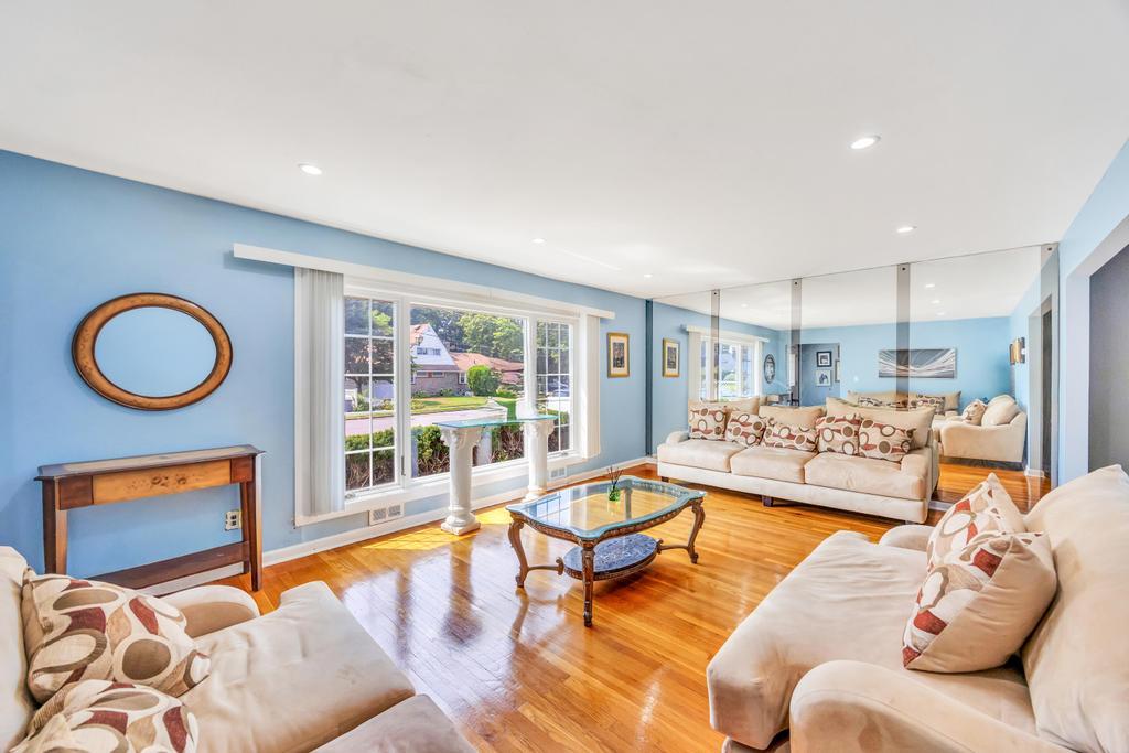 #8 photo, 336 Princeton Street, ナッソー郡 Westbury , NY 11590