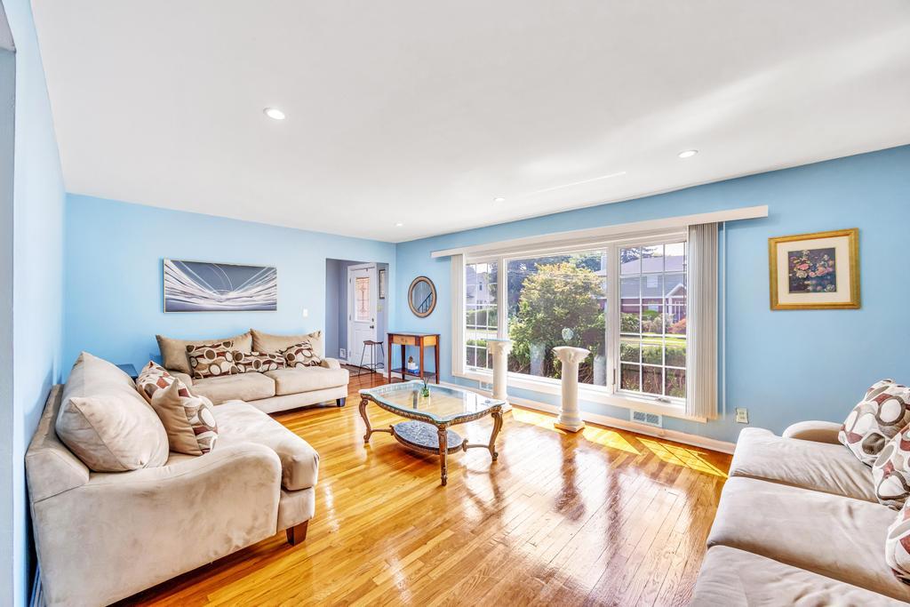 #9 photo, 336 Princeton Street, ナッソー郡 Westbury , NY 11590