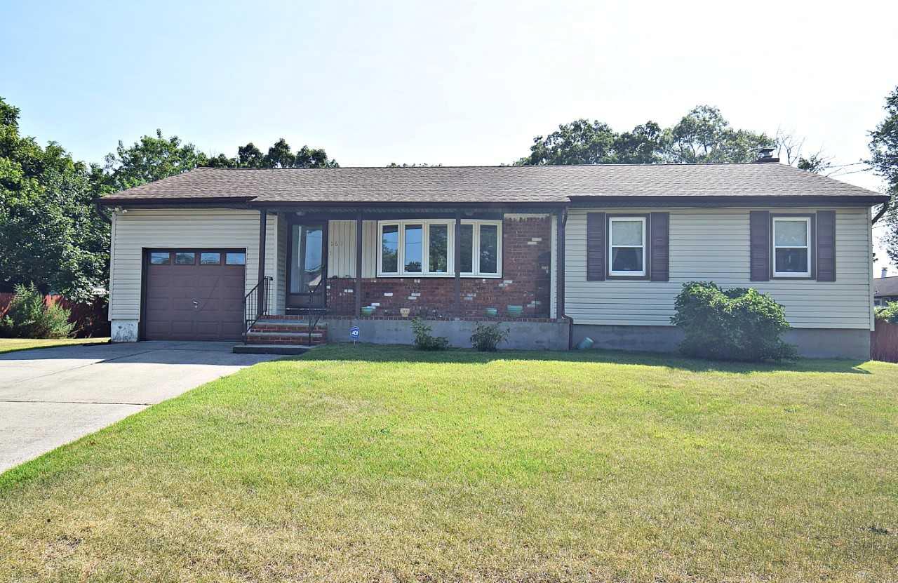 #1 photo, 169 N 25th Street, Wheatley Heights , NY 11798