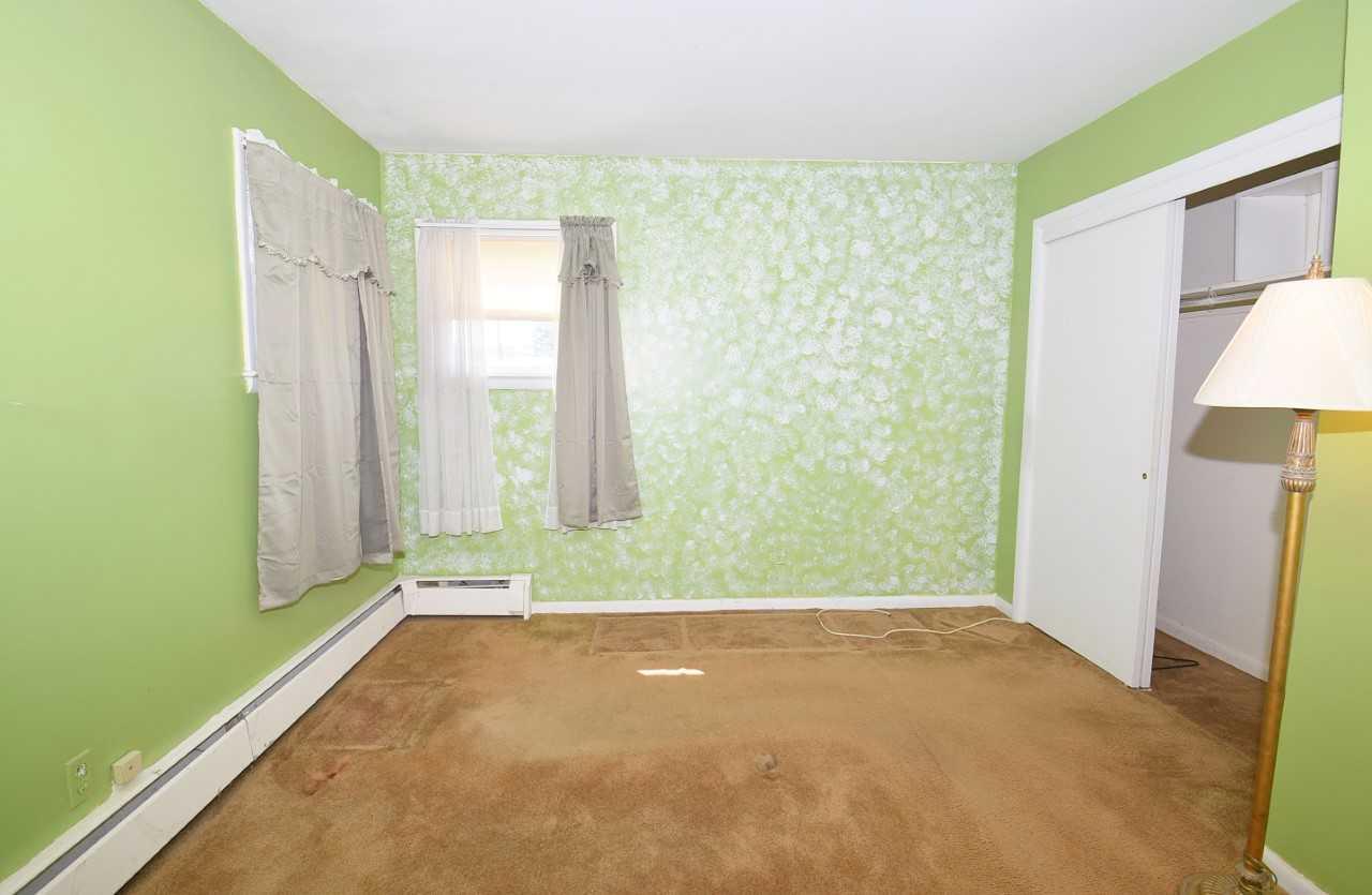 #12 photo, 169 N 25th Street, Wheatley Heights , NY 11798