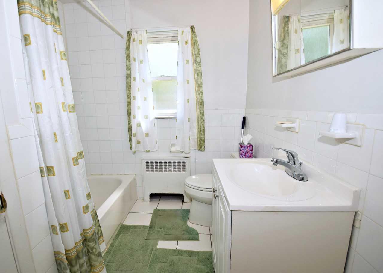 #17 photo, 169 N 25th Street, Wheatley Heights , NY 11798