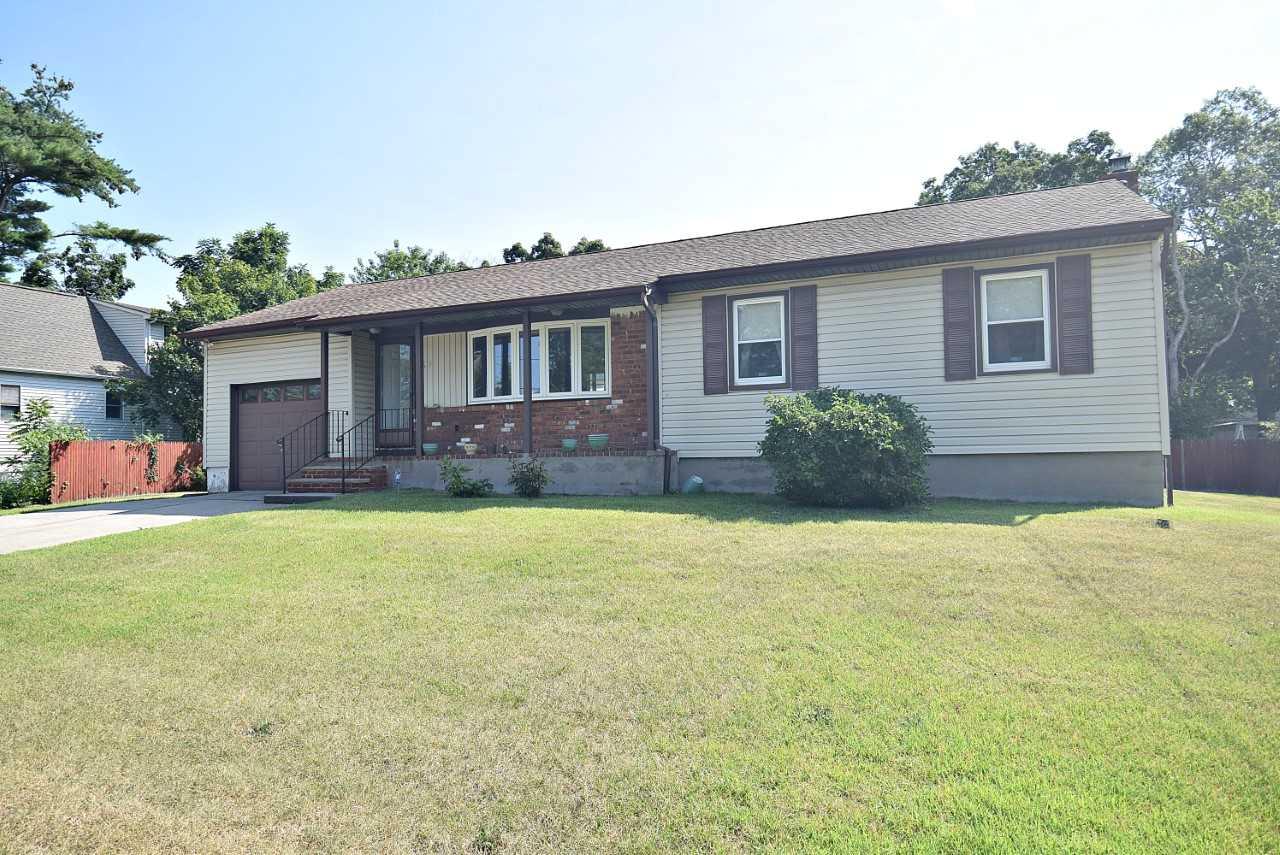 #2 photo, 169 N 25th Street, Wheatley Heights , NY 11798