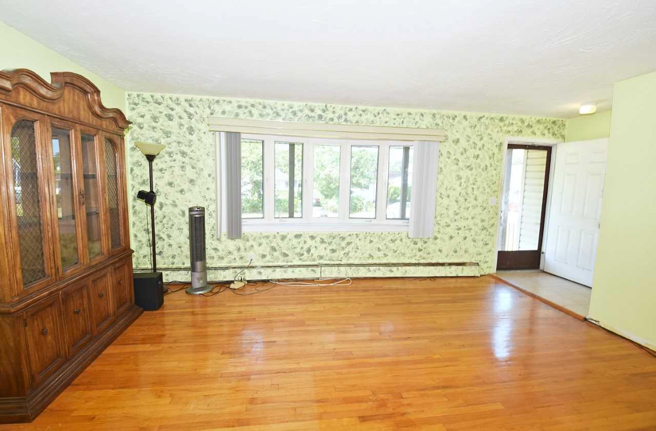 #5 photo, 169 N 25th Street, Wheatley Heights , NY 11798