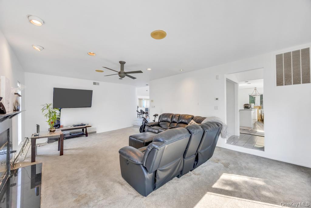 #11 photo, 34 Gloria Place, Plainview , NY 11803