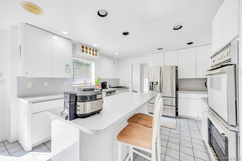 #12 photo, 34 Gloria Place, Plainview , NY 11803