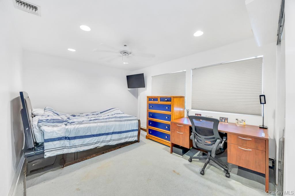 #16 photo, 34 Gloria Place, Plainview , NY 11803