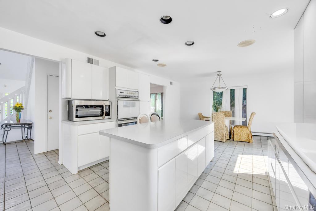 #4 photo, 34 Gloria Place, Plainview , NY 11803