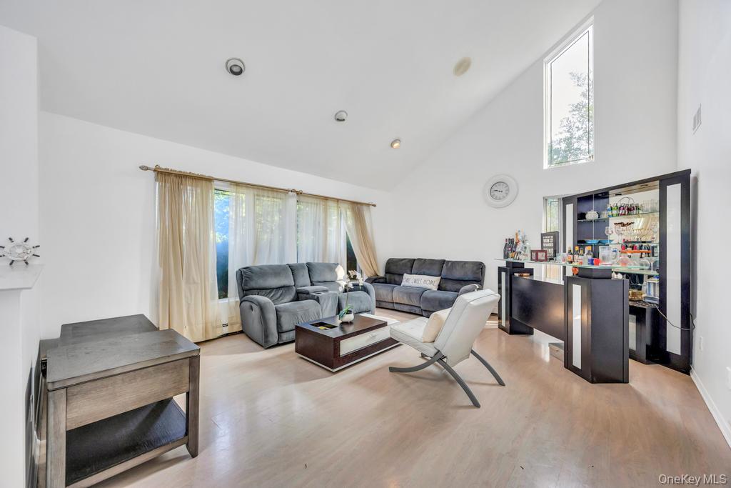 #6 photo, 34 Gloria Place, Plainview , NY 11803