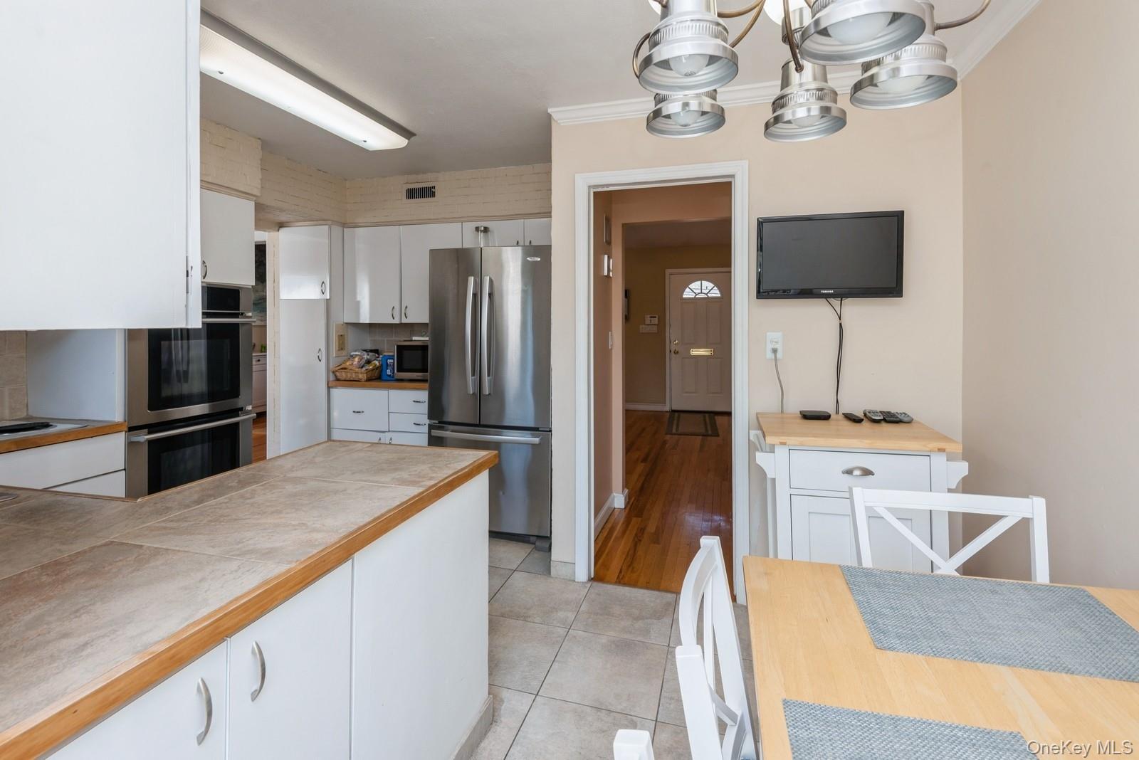 #14 photo, 511 Redwood Drive, Cedarhurst , NY 11516