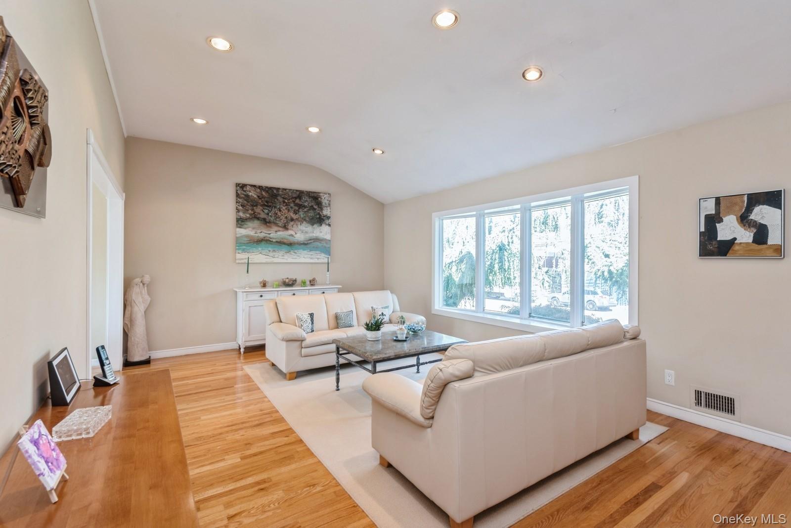 #3 photo, 511 Redwood Drive, Cedarhurst , NY 11516